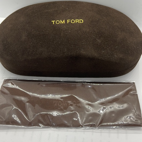 Brand new Burberry Sunglass case + Cleaning cloth Large Dark Brown - Picture 7 of 7